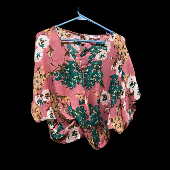 Umgee Tops - Umgee size small and large wrap knotted front kimono sleeve blouse preloved